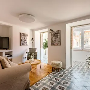 Apartment Hidden Gem In Principe Real, Lisbon