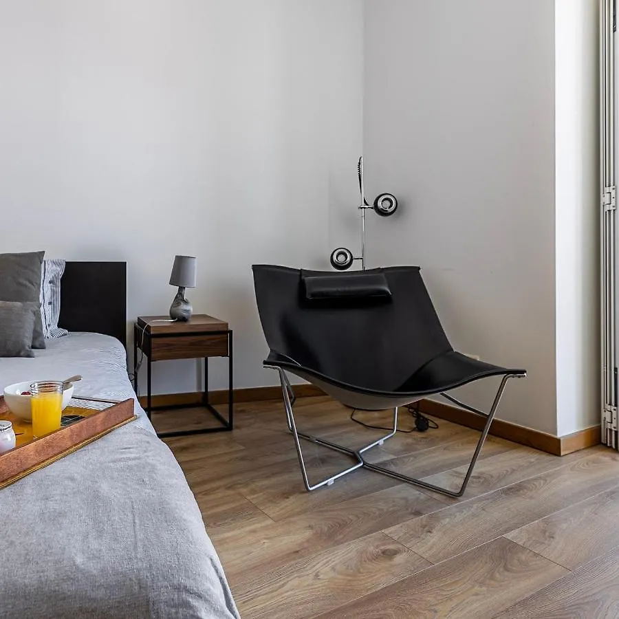 Chiado Apartment With View To The Castle Lisbon